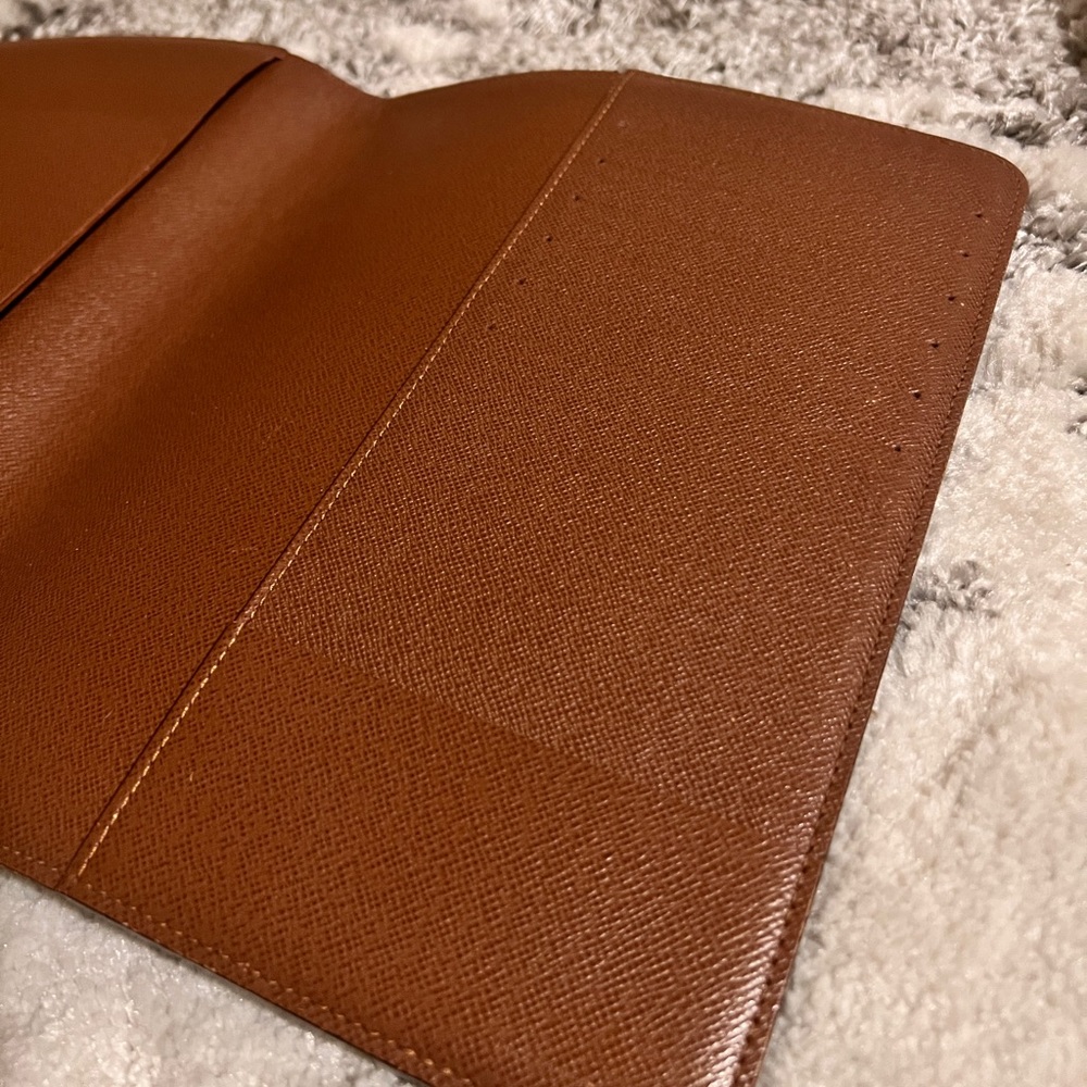Louis Vuitton Desk Agenda Cover - Picture 6 of 11